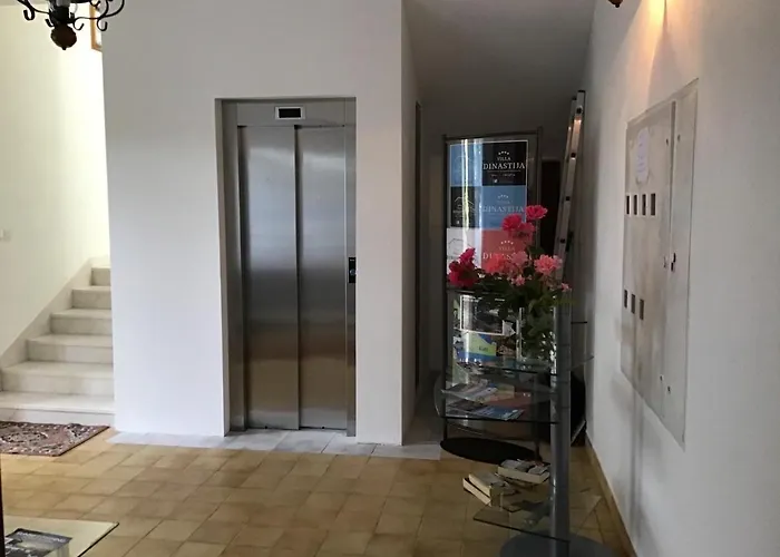Apartament Dinastija Kali